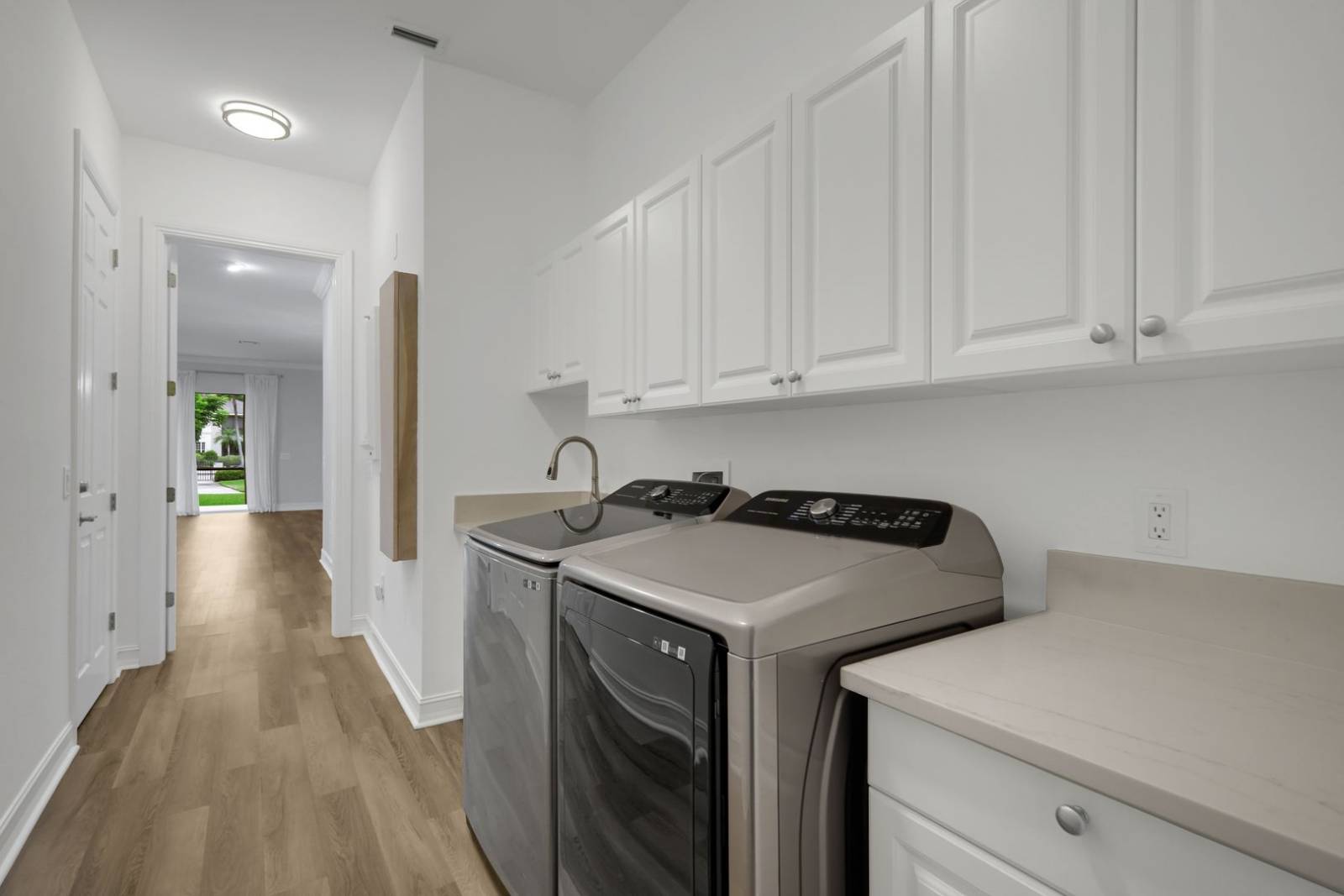 5021 Maxwell Cir, Naples, FL 34105