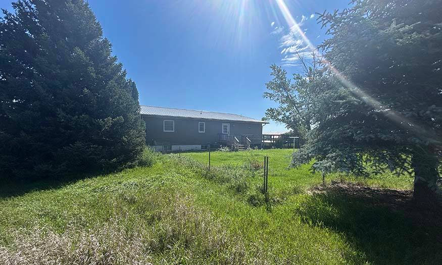 Photo 2 of 18 of home listing at 2081 640th Lane, Gordon, NE 69343