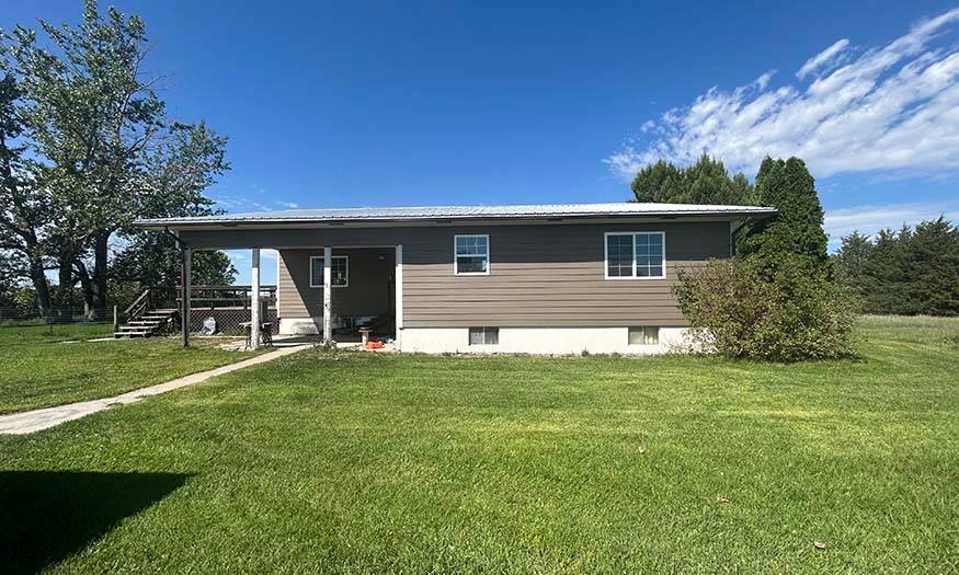 Photo 1 of 18 of home listing at 2081 640th Lane, Gordon, NE 69343