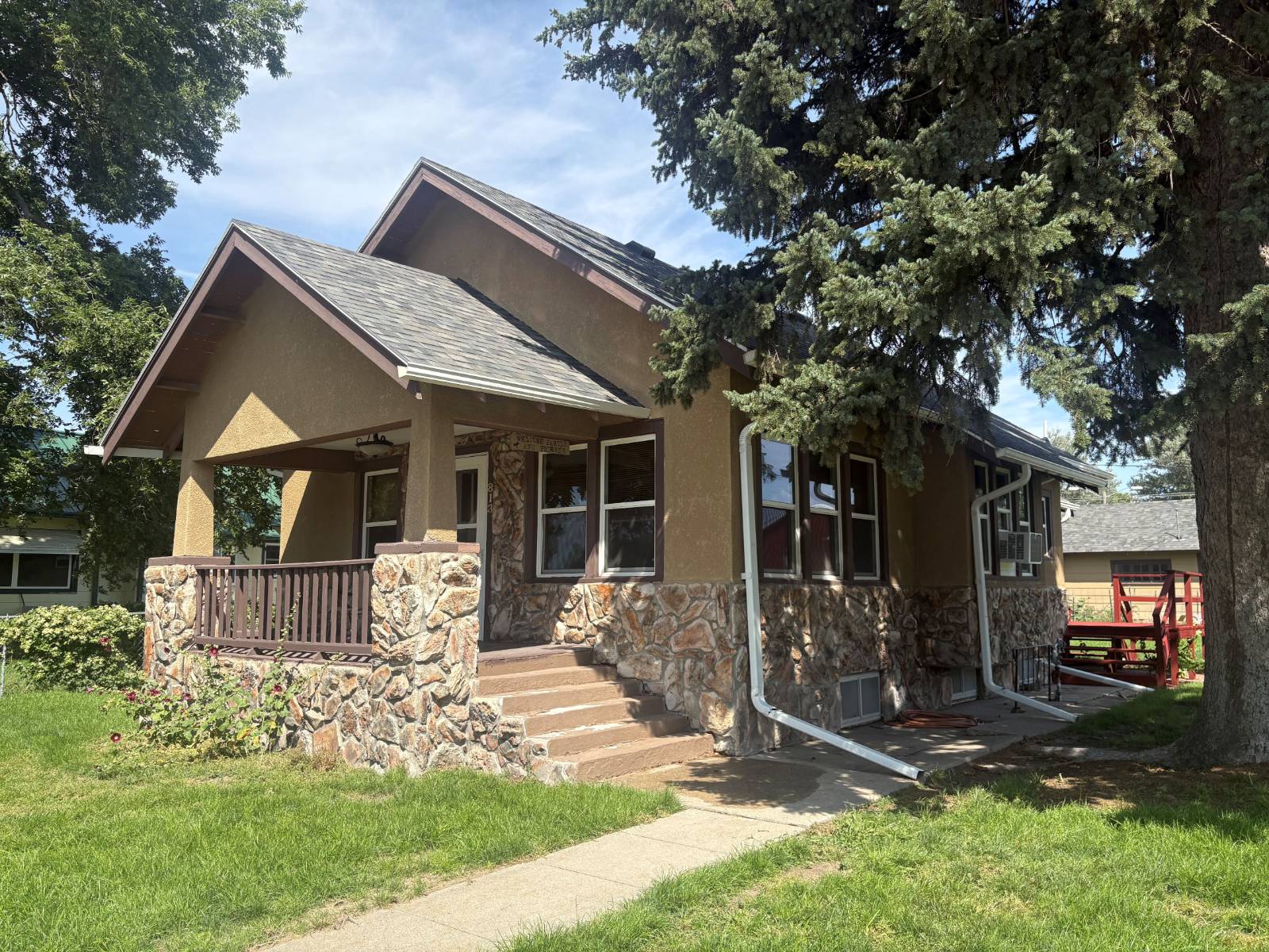 Photo 1 of 22 of home listing at 813 Custer St., Hemingford, NE 69348