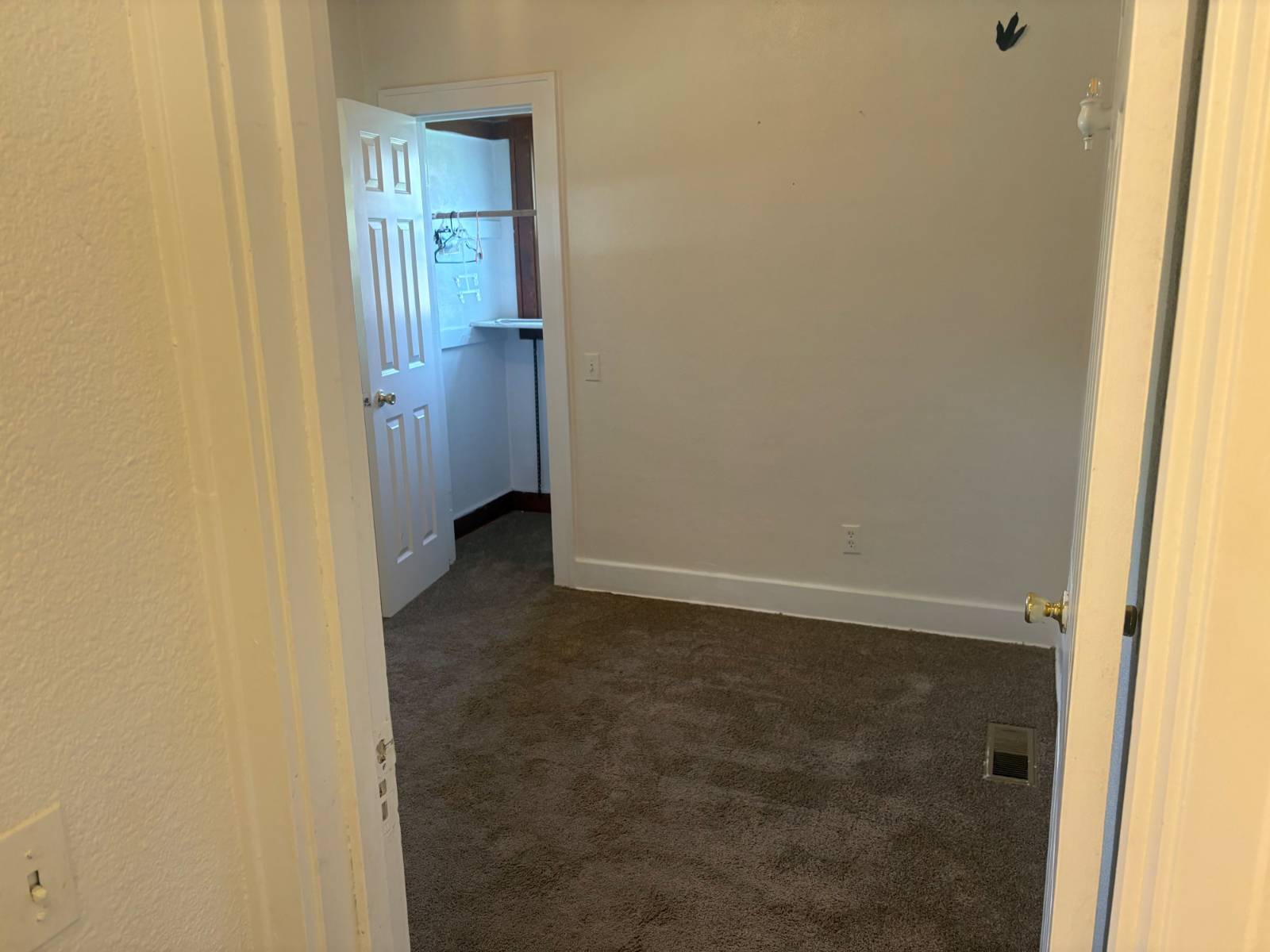 Photo 13 of 22 of home listing at 813 Custer St., Hemingford, NE 69348