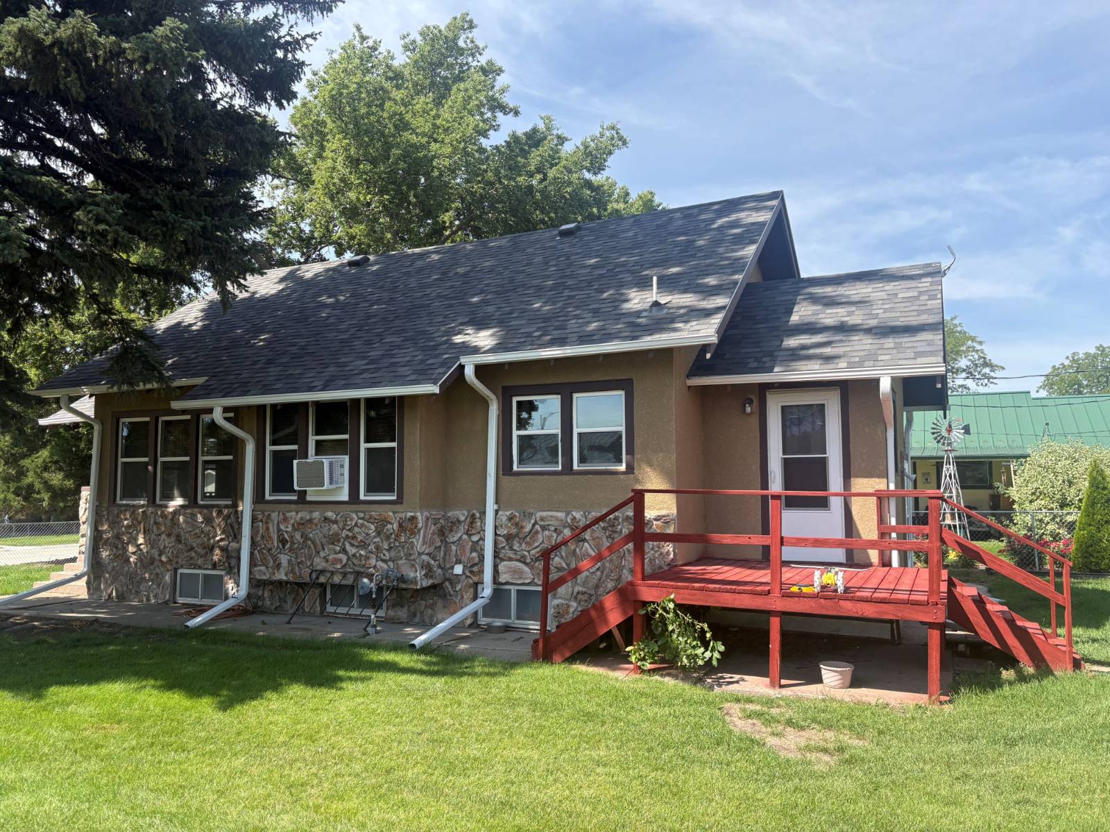 Photo 3 of 22 of home listing at 813 Custer St., Hemingford, NE 69348