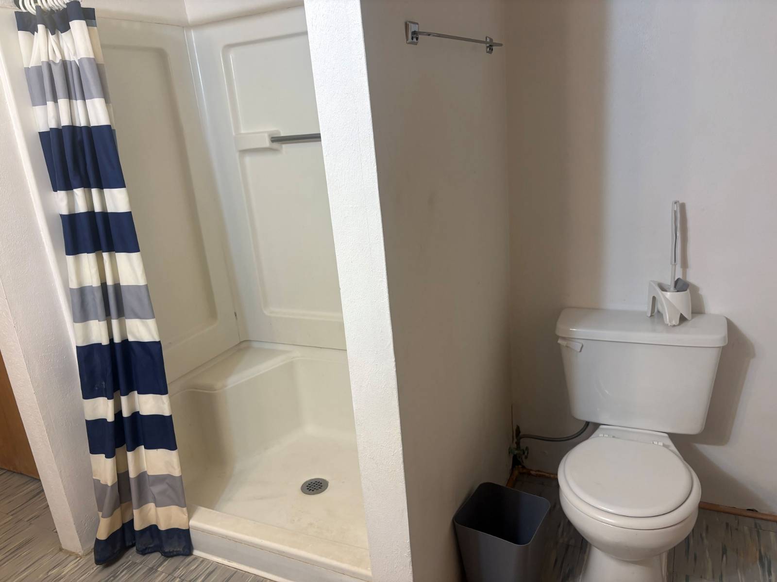 Photo 17 of 22 of home listing at 813 Custer St., Hemingford, NE 69348