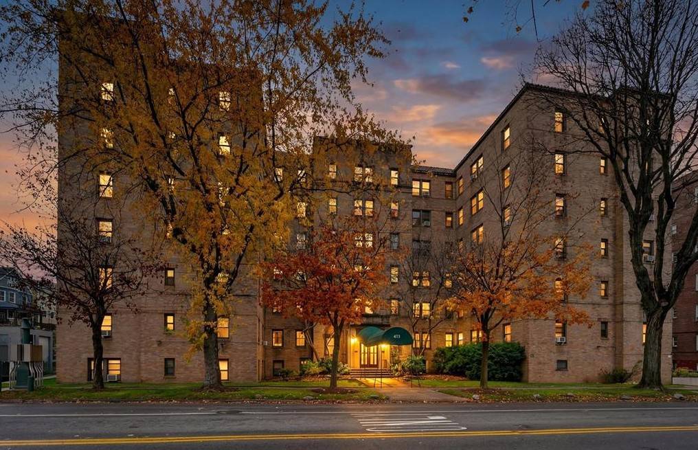 475 Bronx River Road, #2D
