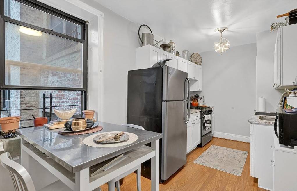 475 Bronx River Road, #2D