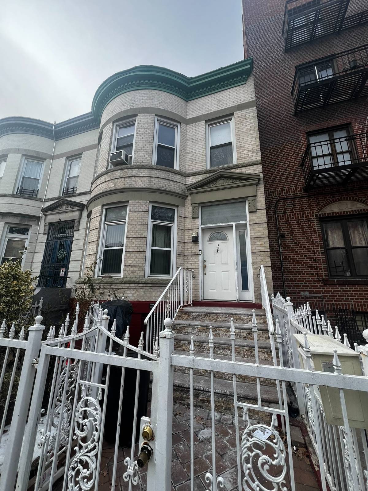 338 East 22 Street
