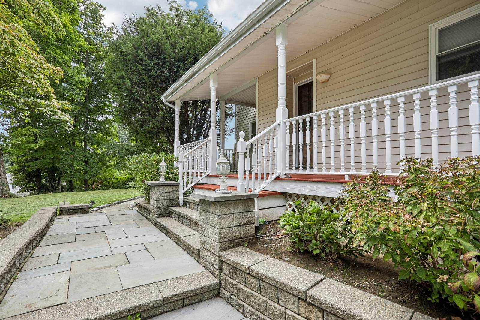 52 South Rd
