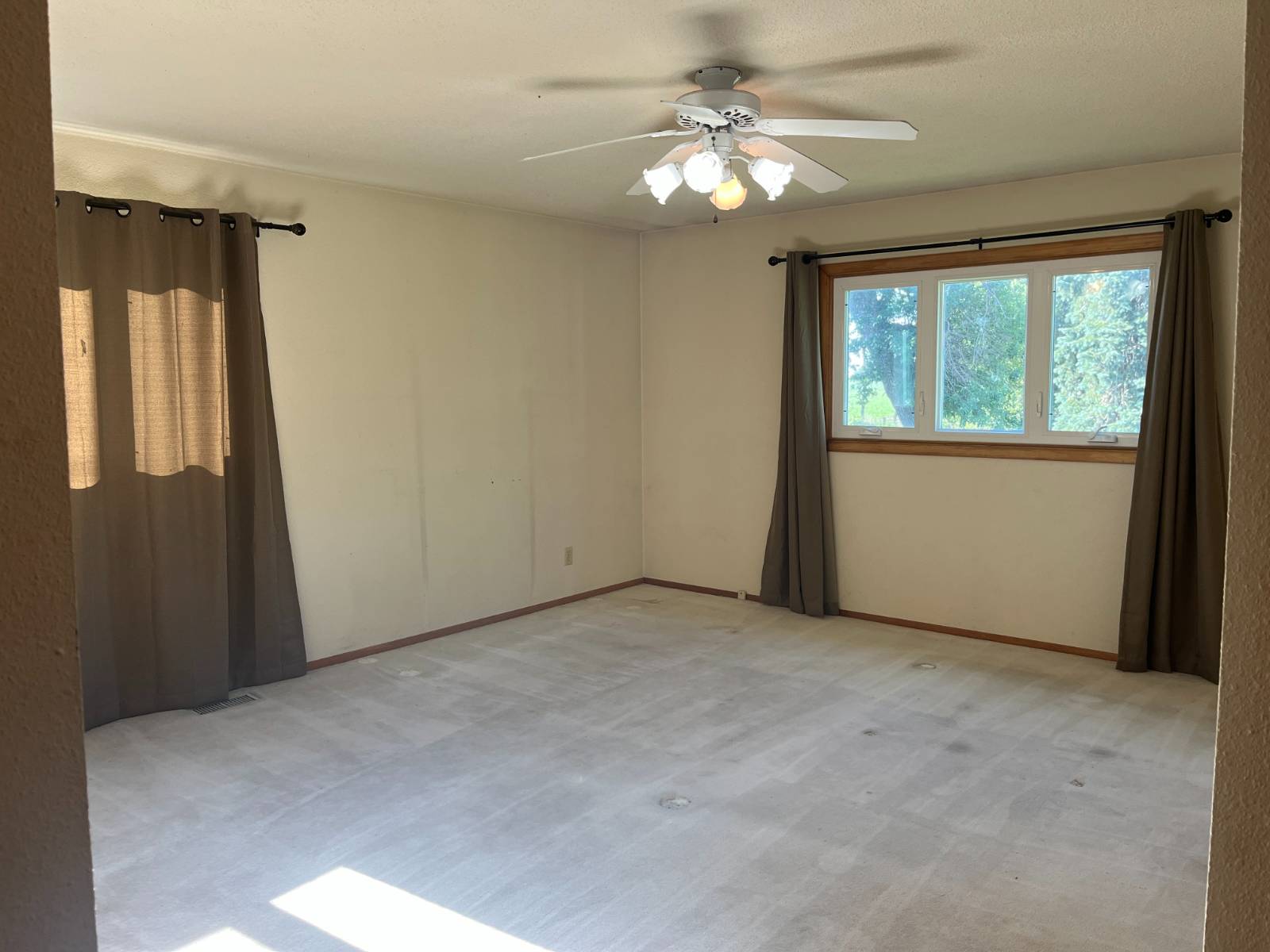 Photo 11 of 37 of home listing at 51243 862 Road, Orchard, NE 68764