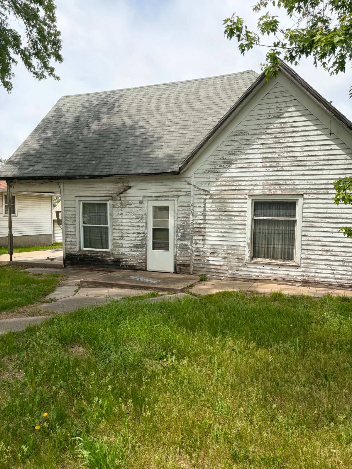 Photo 1 of 22 of home listing at 689 Park Street, Syracuse, NE 68446