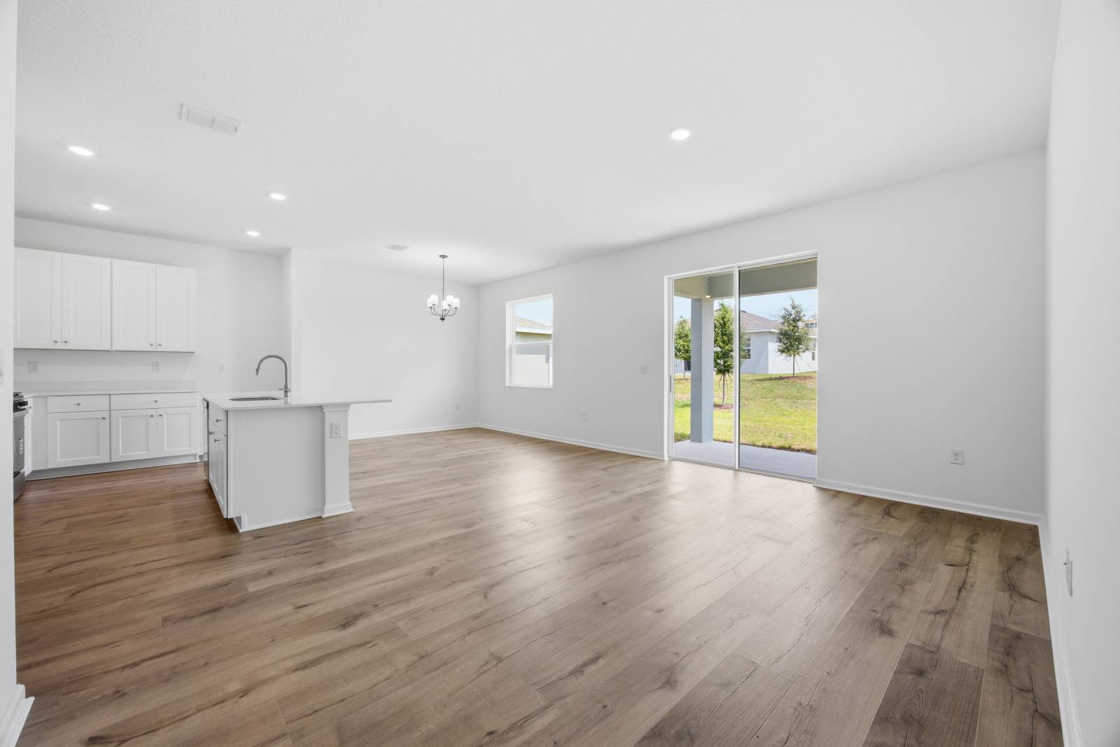 5727 Hiawassee Rd, Okahumpka, FL 34762