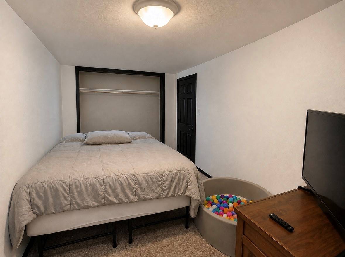 Photo 17 of 19 of home listing at 306 S Madison Ave, Hartington, NE 68739