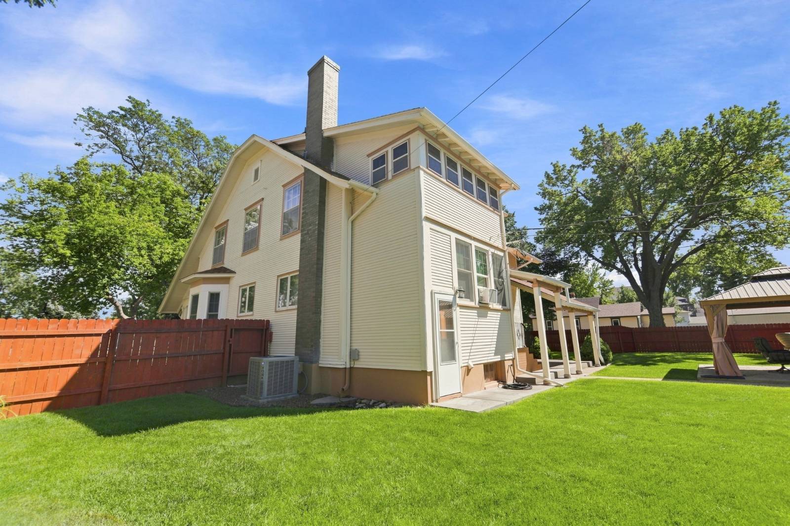 Photo 56 of 60 of home listing at 706 Cheyenne Ave, Alliance, NE 69301