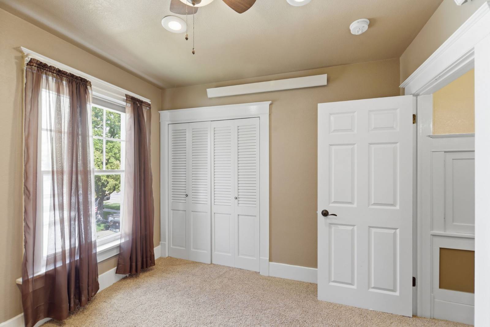 Photo 32 of 60 of home listing at 706 Cheyenne Ave, Alliance, NE 69301