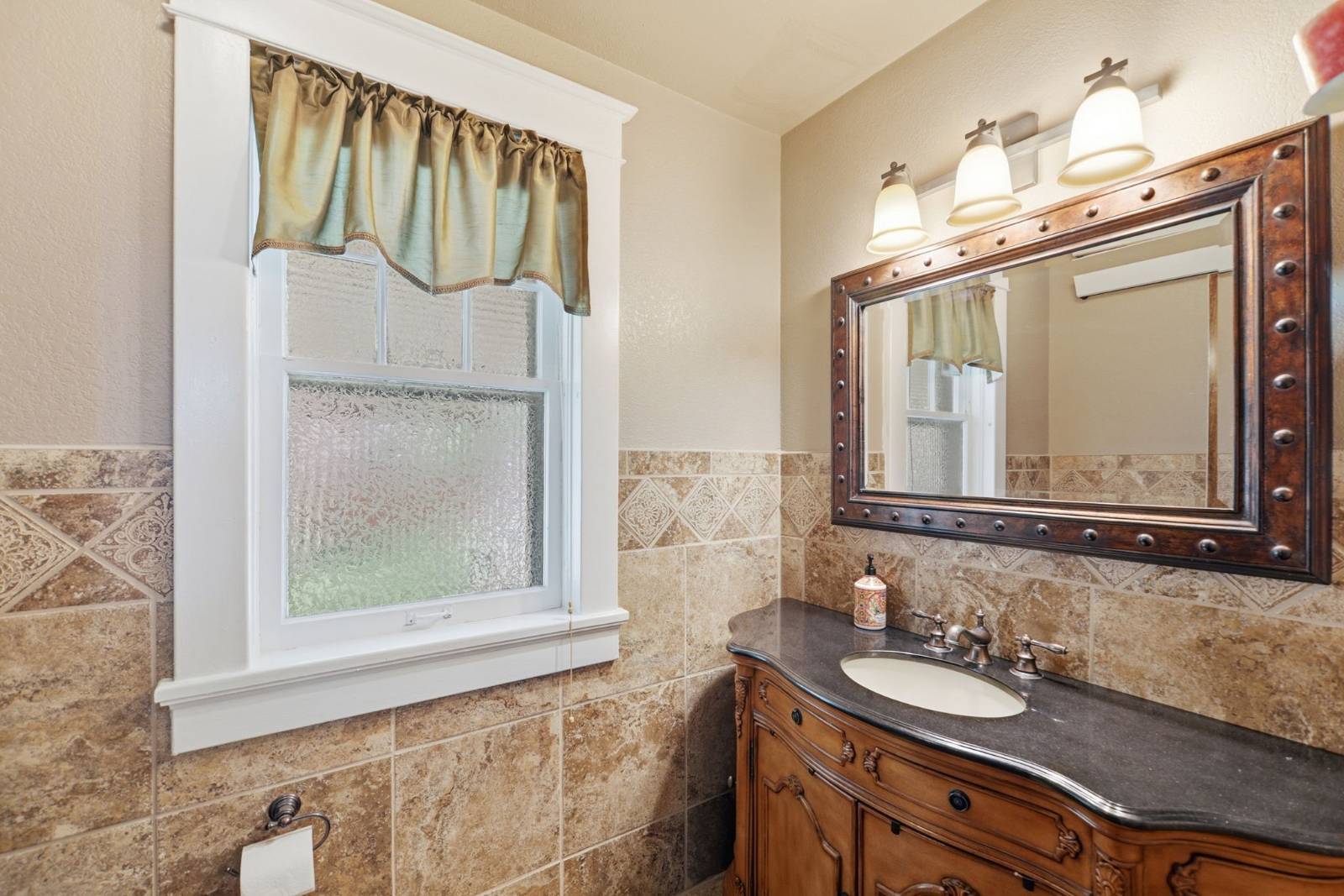 Photo 26 of 60 of home listing at 706 Cheyenne Ave, Alliance, NE 69301