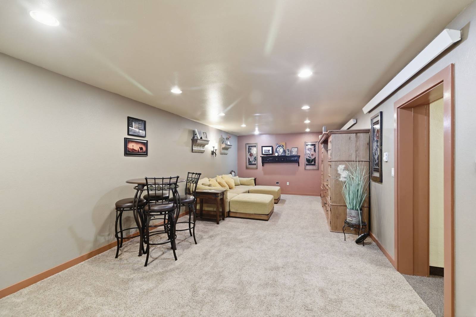 Photo 54 of 60 of home listing at 706 Cheyenne Ave, Alliance, NE 69301
