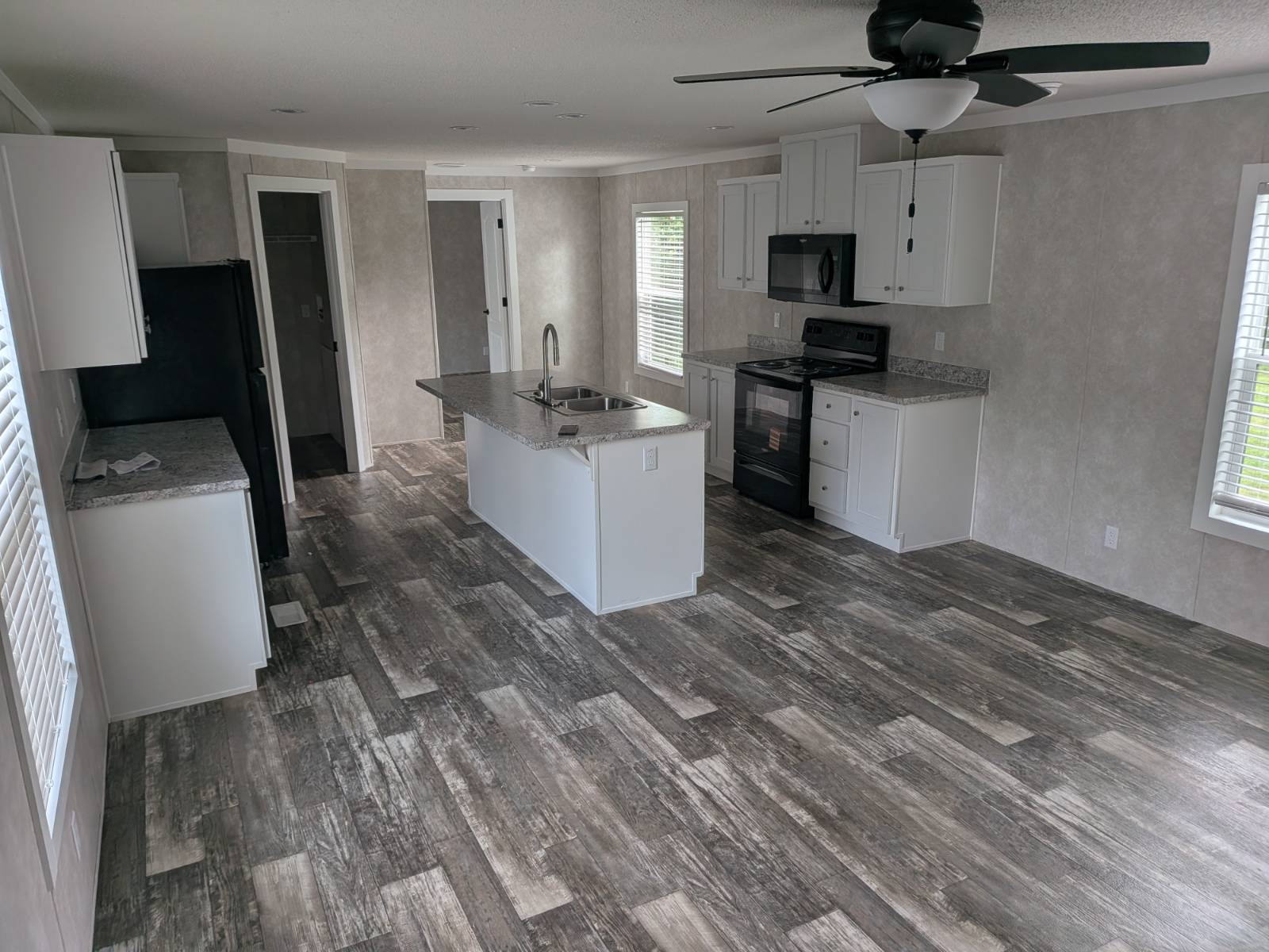 family-friendly community neighborhoods, comfortable living, mobile homes, affordable housing, homes built for comfort and va