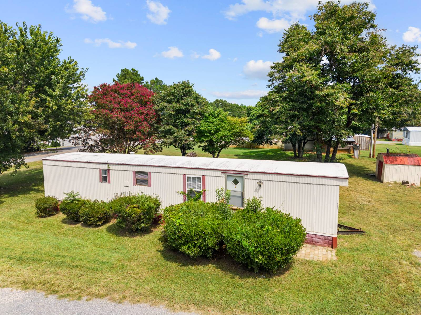 1906 Twin Lakes Rd