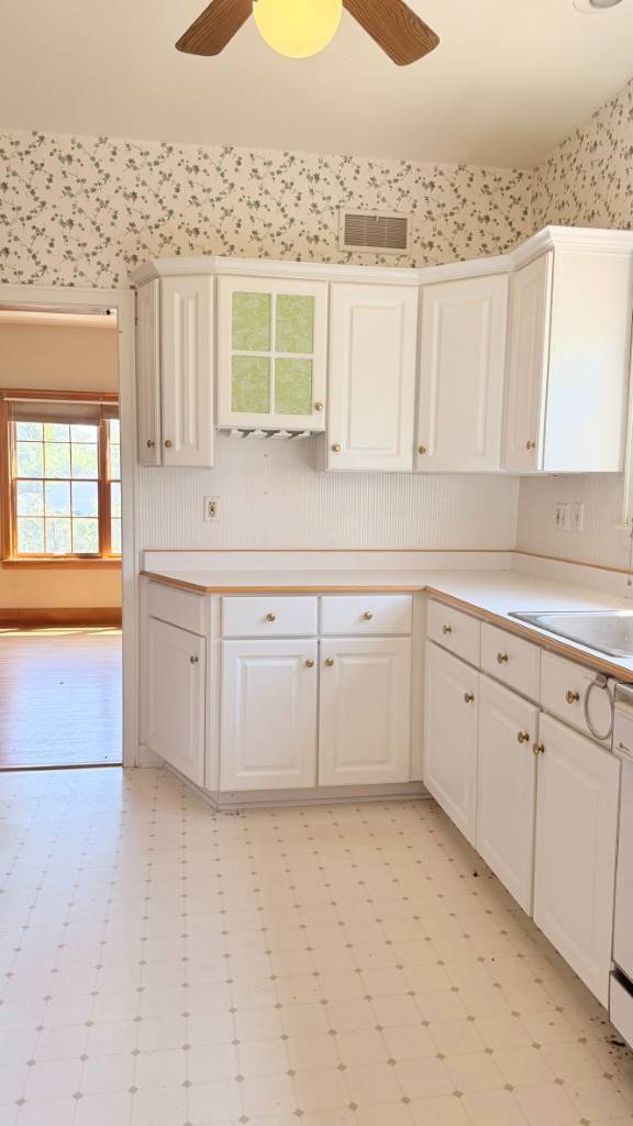 Photo 5 of 20 of home listing at 215 Lake Street, Chadron, NE 69337