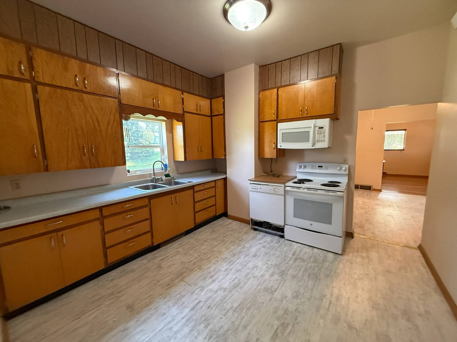 Photo 11 of 26 of home listing at 403 W Lynch Street, Lynch, NE 68746