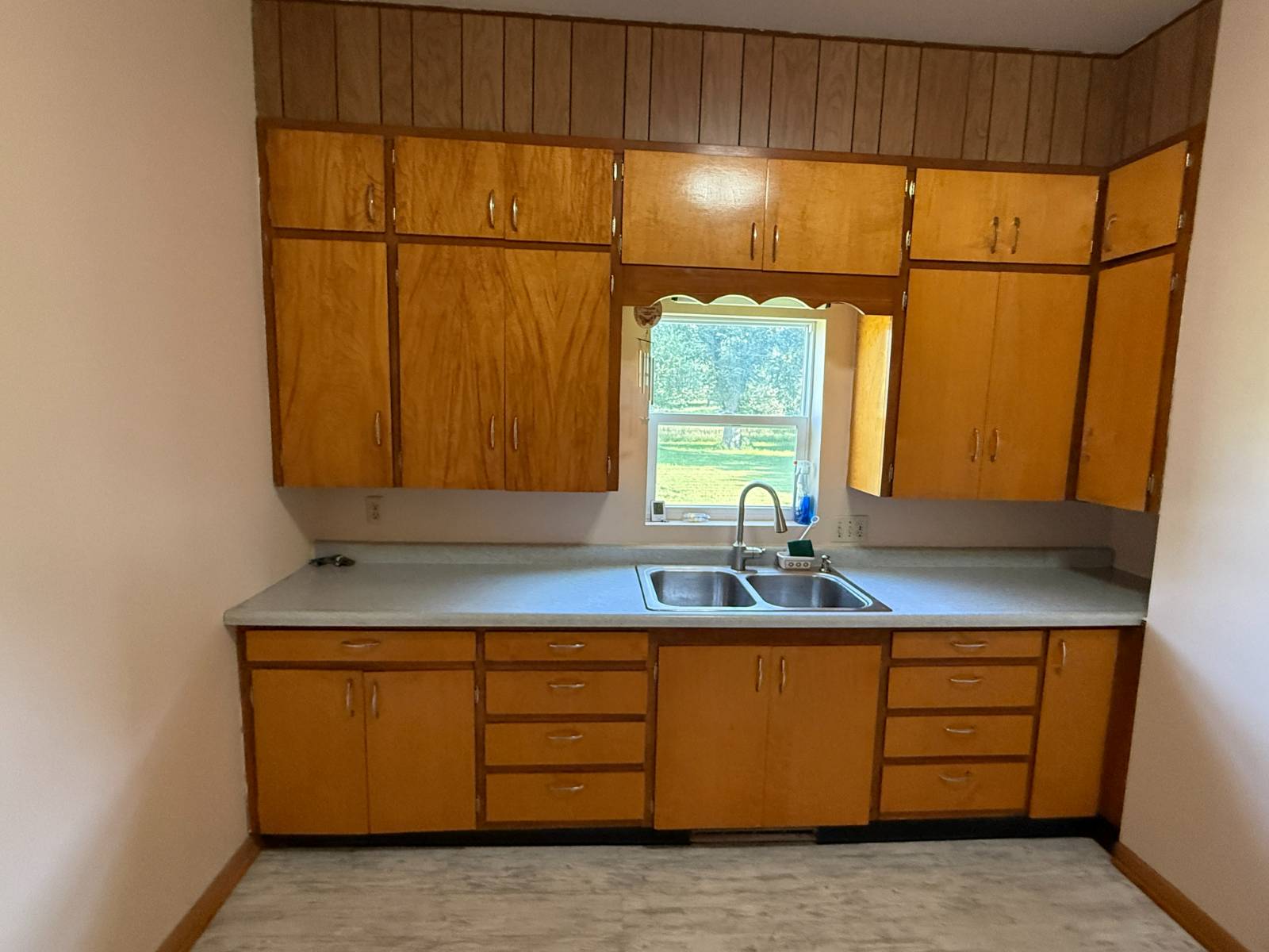 Photo 12 of 26 of home listing at 403 W Lynch Street, Lynch, NE 68746