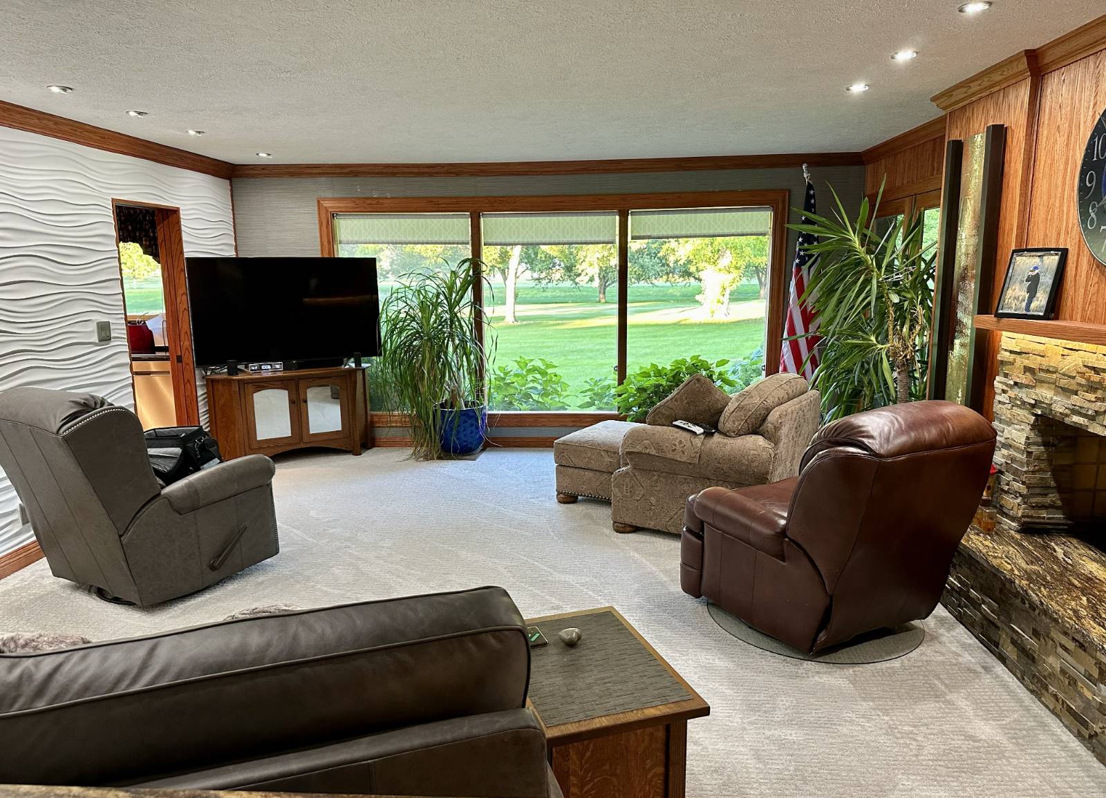 Photo 10 of 23 of home listing at 2020 Spalding Dr, Holdrege, NE 68949