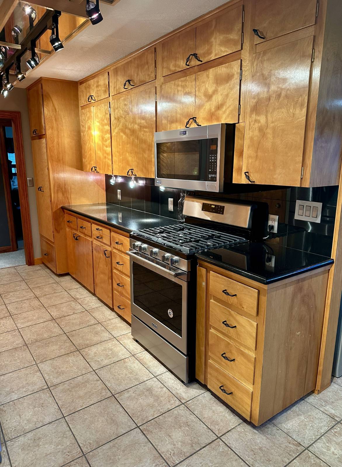 Photo 7 of 23 of home listing at 2020 Spalding Dr, Holdrege, NE 68949