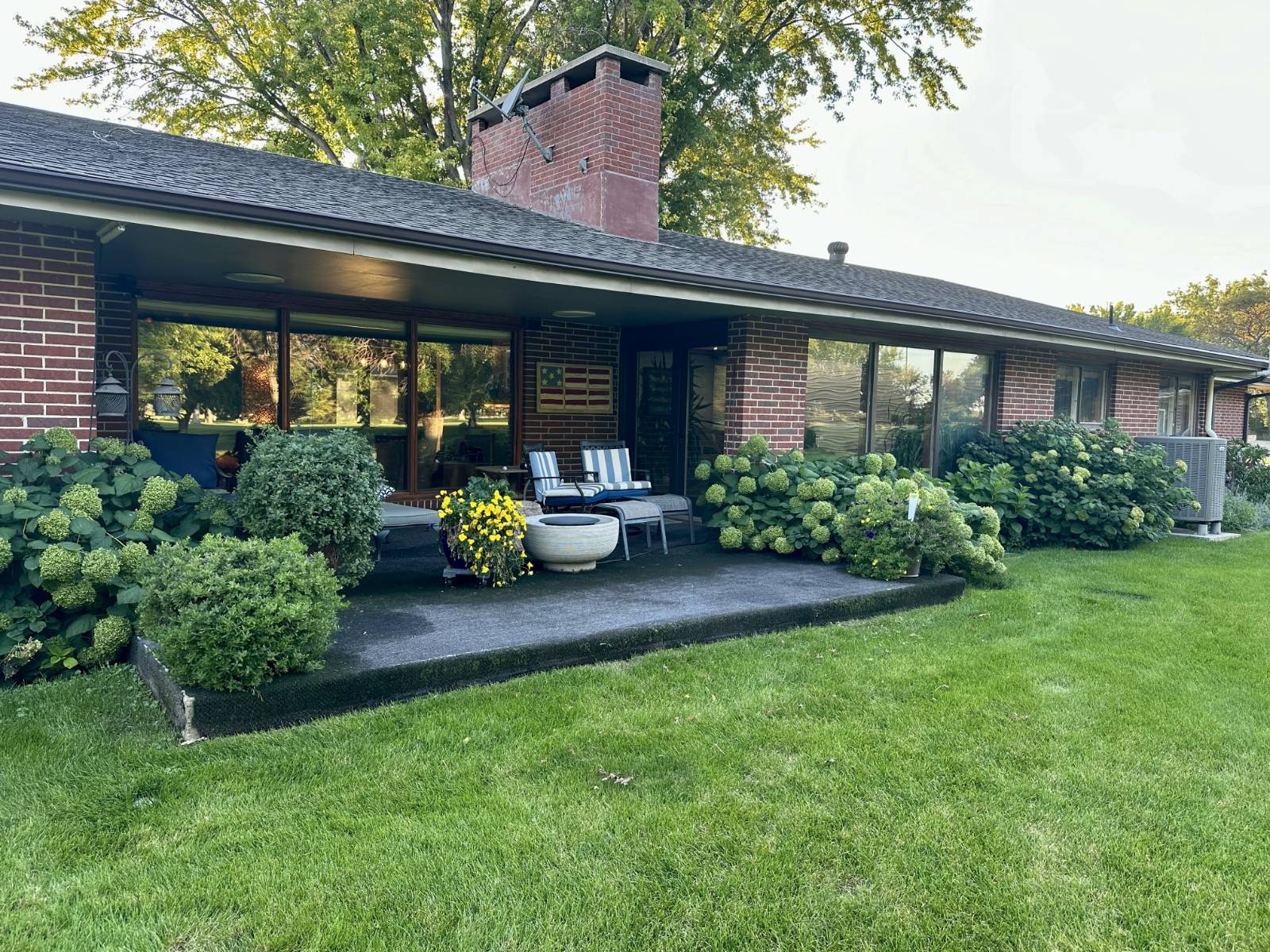 Photo 19 of 23 of home listing at 2020 Spalding Dr, Holdrege, NE 68949