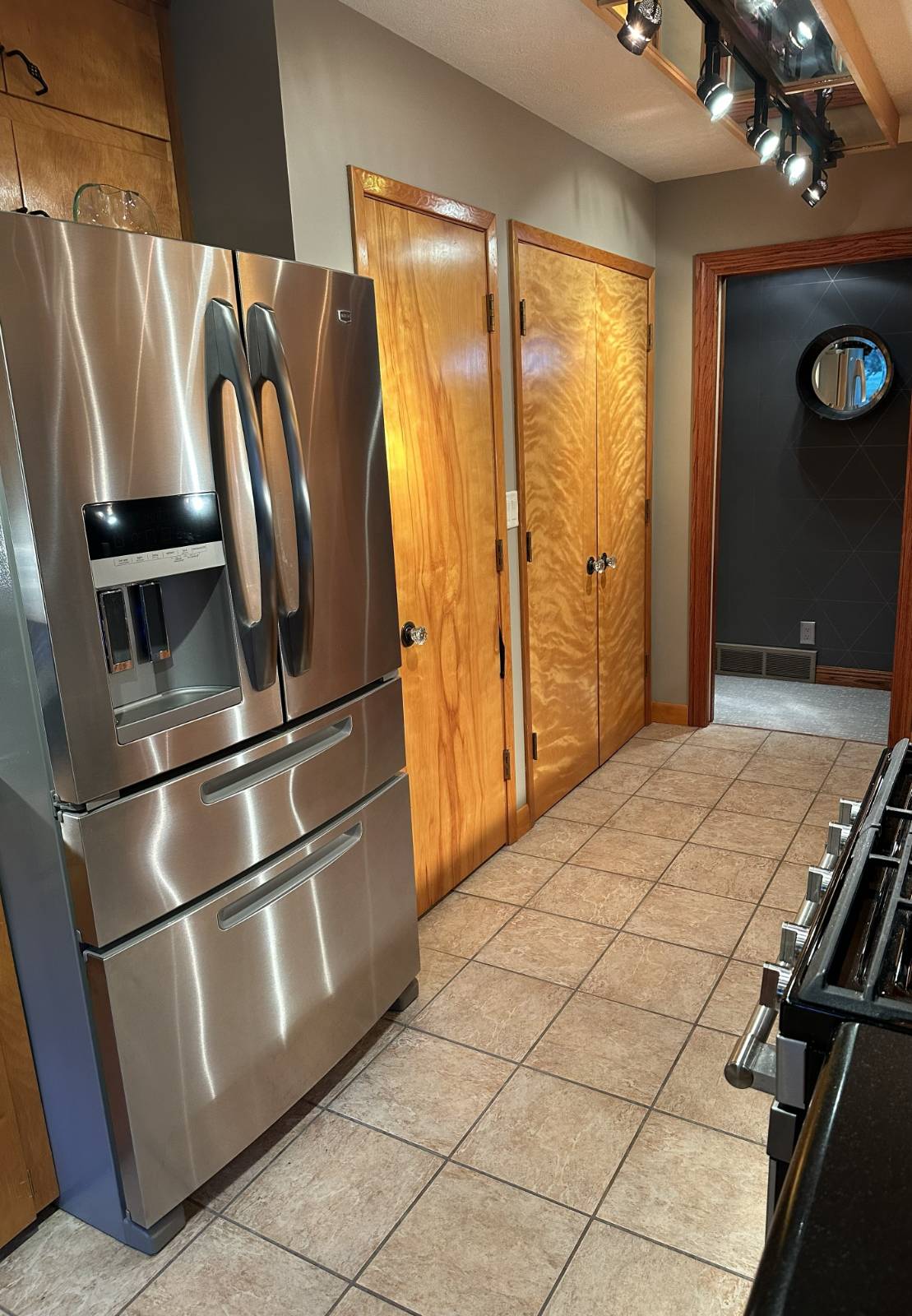 Photo 4 of 23 of home listing at 2020 Spalding Dr, Holdrege, NE 68949