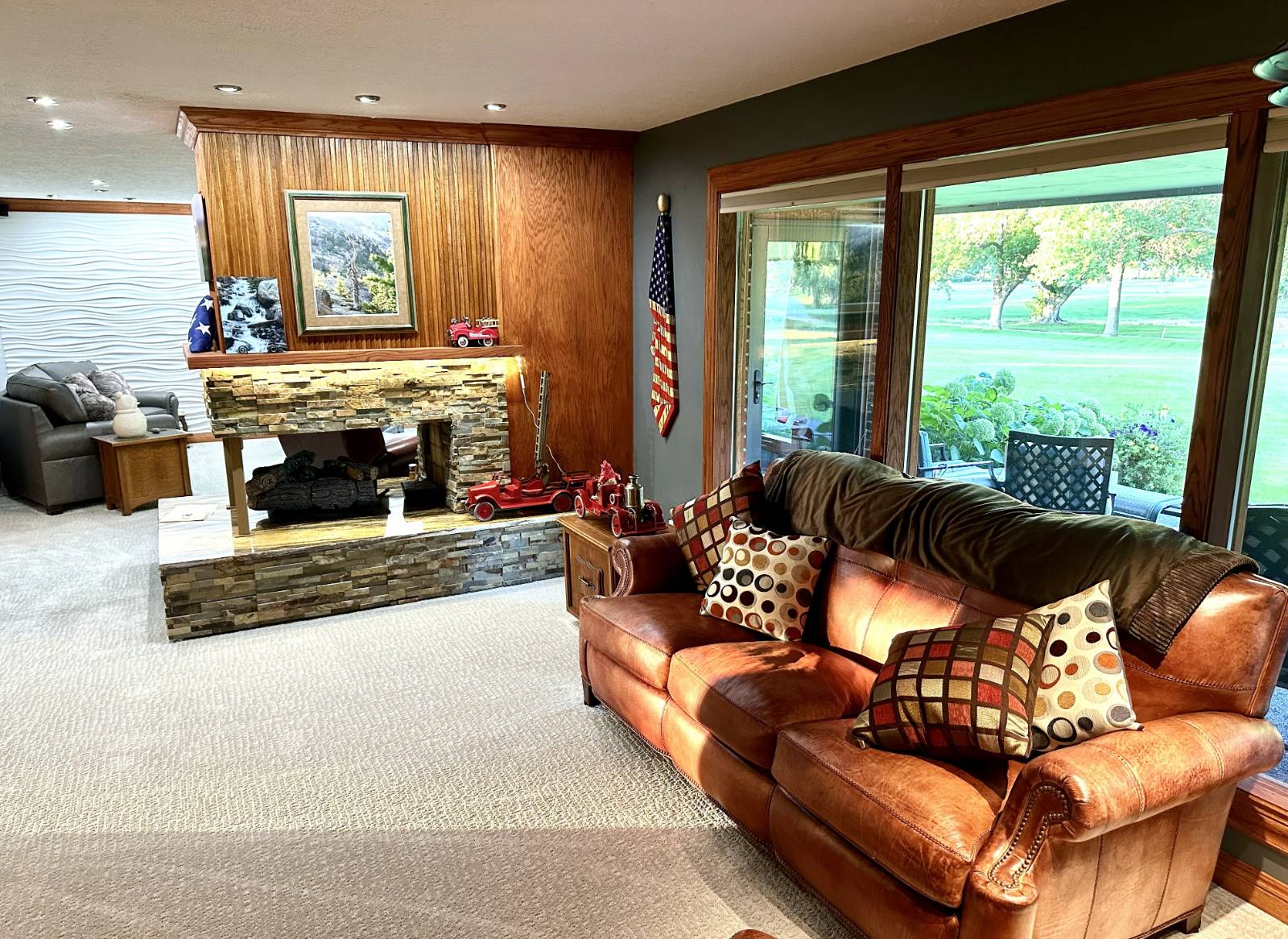 Photo 11 of 23 of home listing at 2020 Spalding Dr, Holdrege, NE 68949