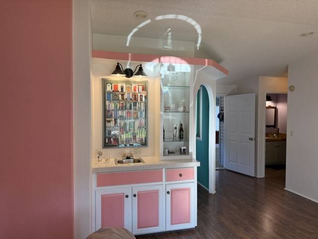 Waterfront living with an incredible all-weathered lanai. thumbnail 24