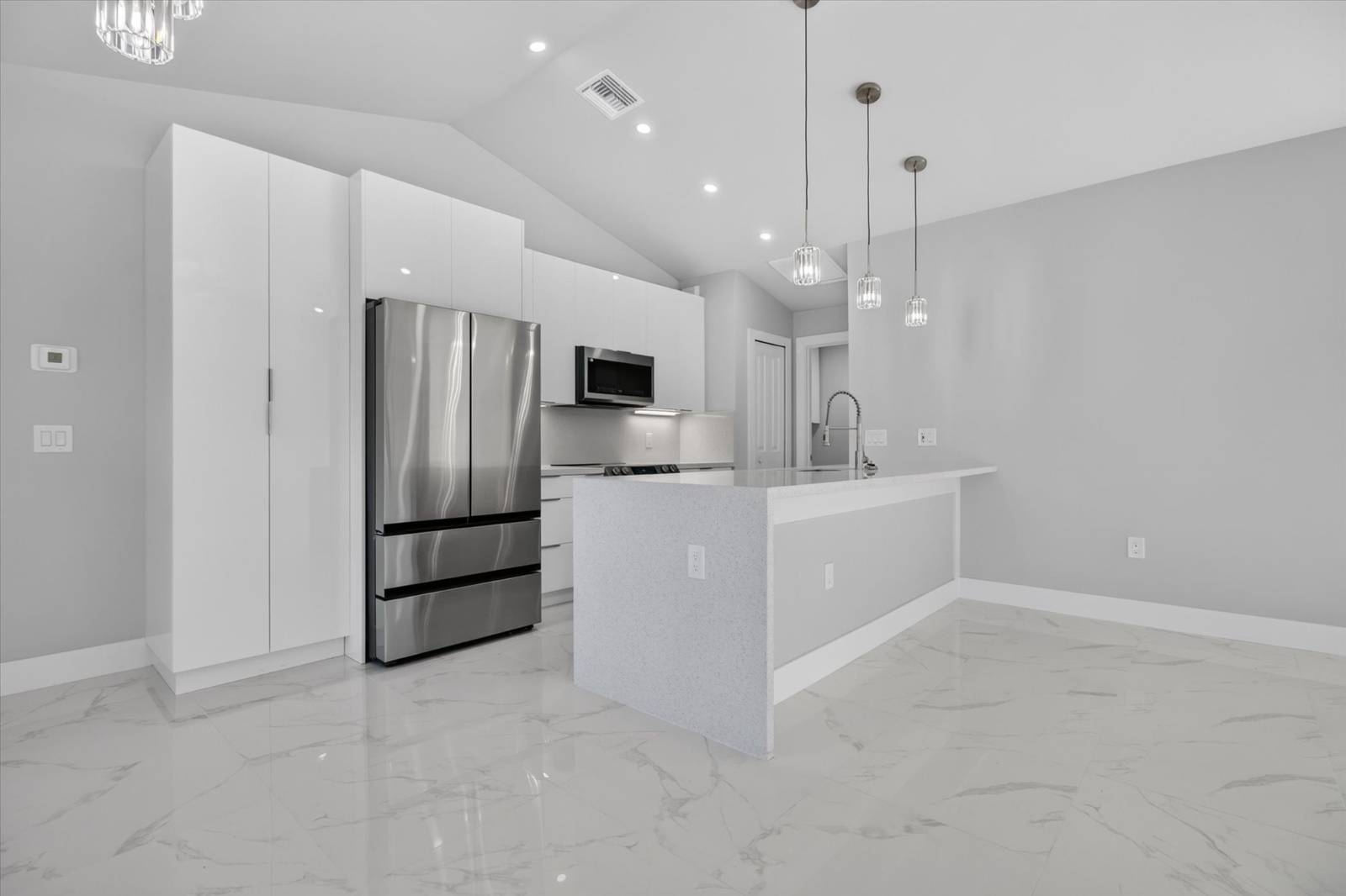 526 Wabasso S Ave, Lehigh Acres, FL 33974