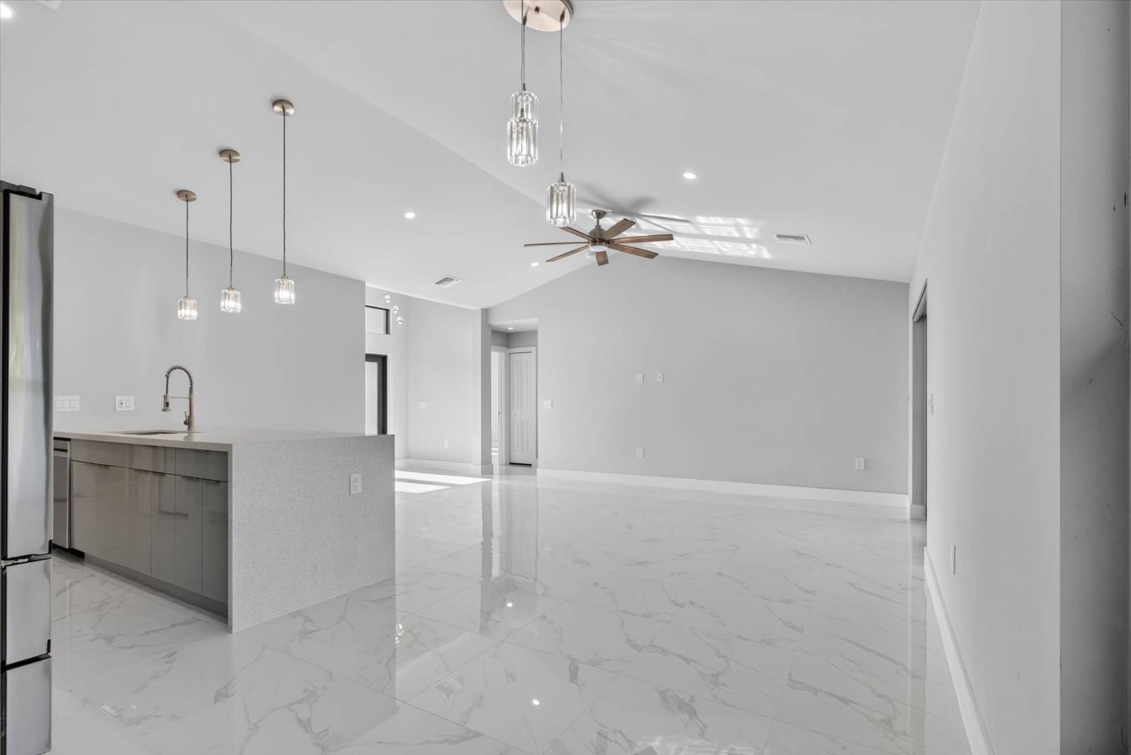 526 Wabasso S Ave, Lehigh Acres, FL 33974