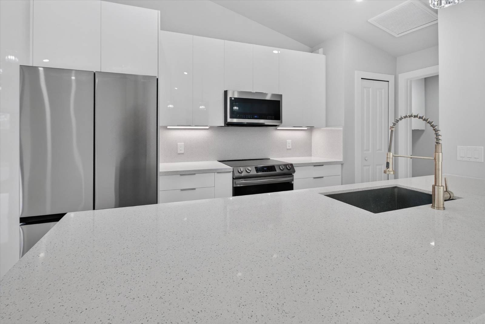 526 Wabasso S Ave, Lehigh Acres, FL 33974