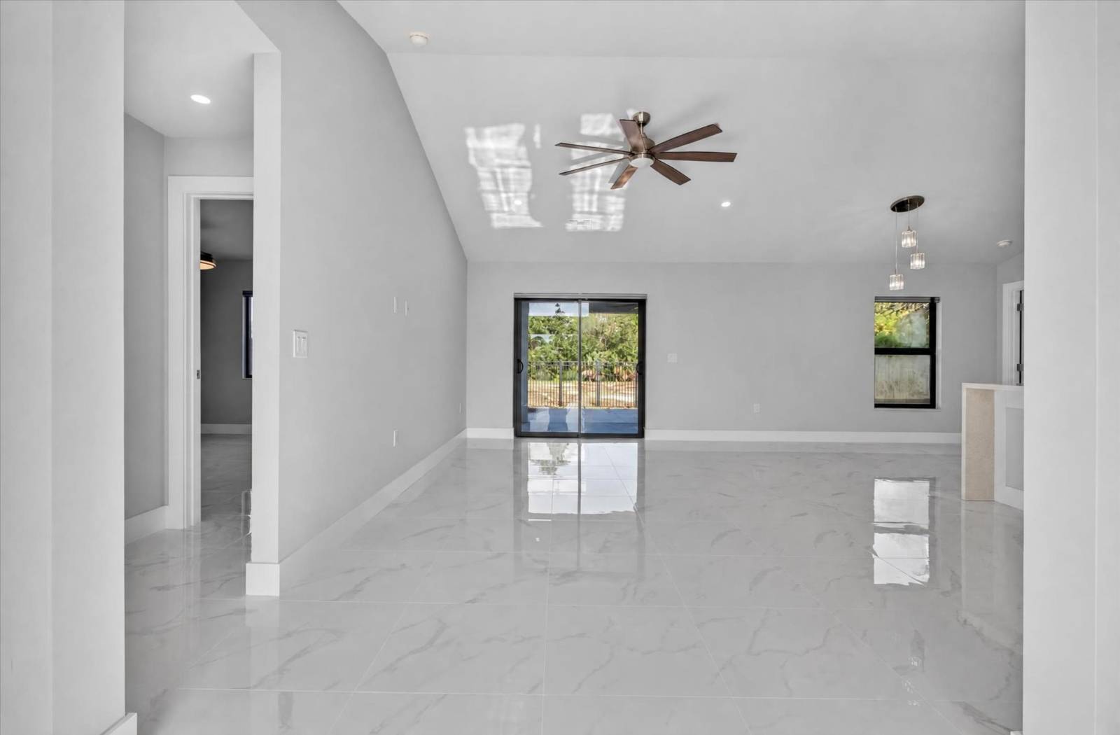 526 Wabasso S Ave, Lehigh Acres, FL 33974