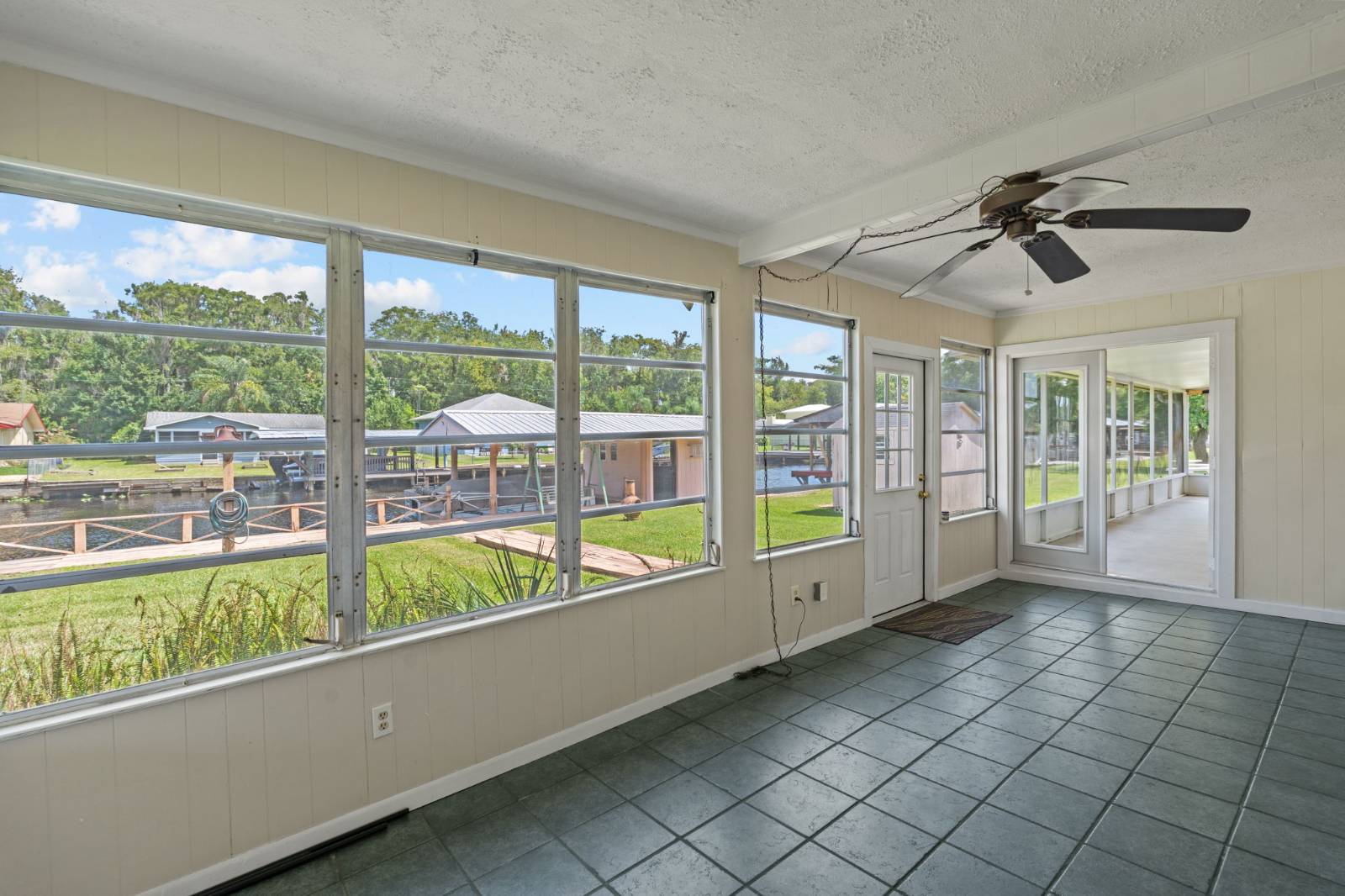 1630 Paradise Lane, Astor, FL 32102