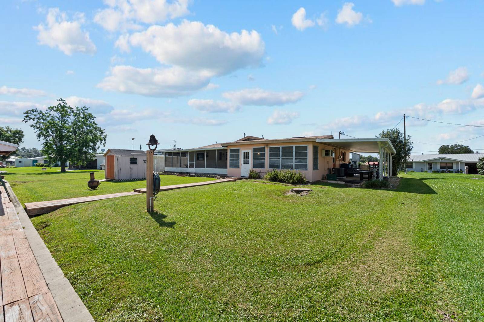 1630 Paradise Lane, Astor, FL 32102