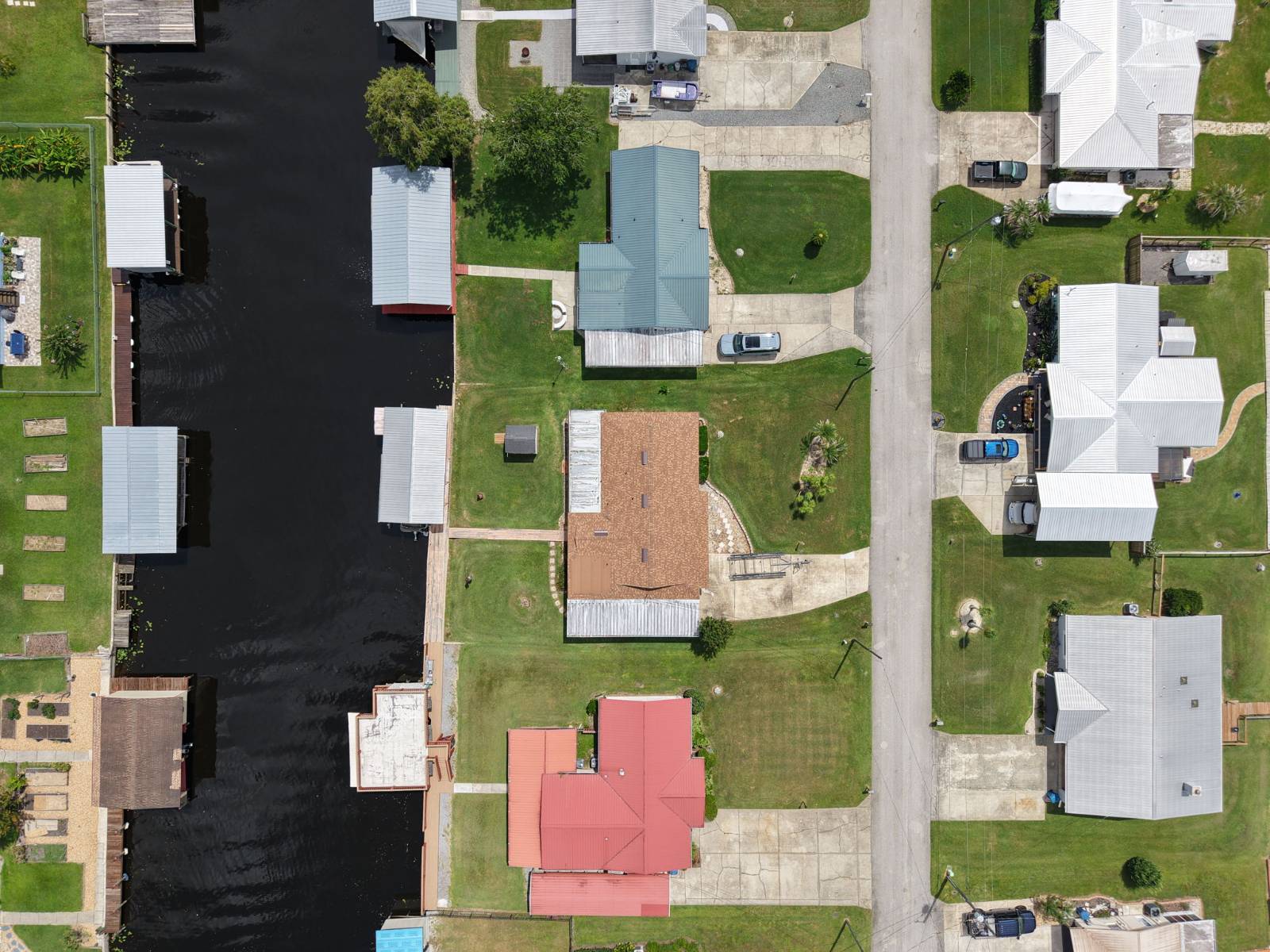 1630 Paradise Lane, Astor, FL 32102