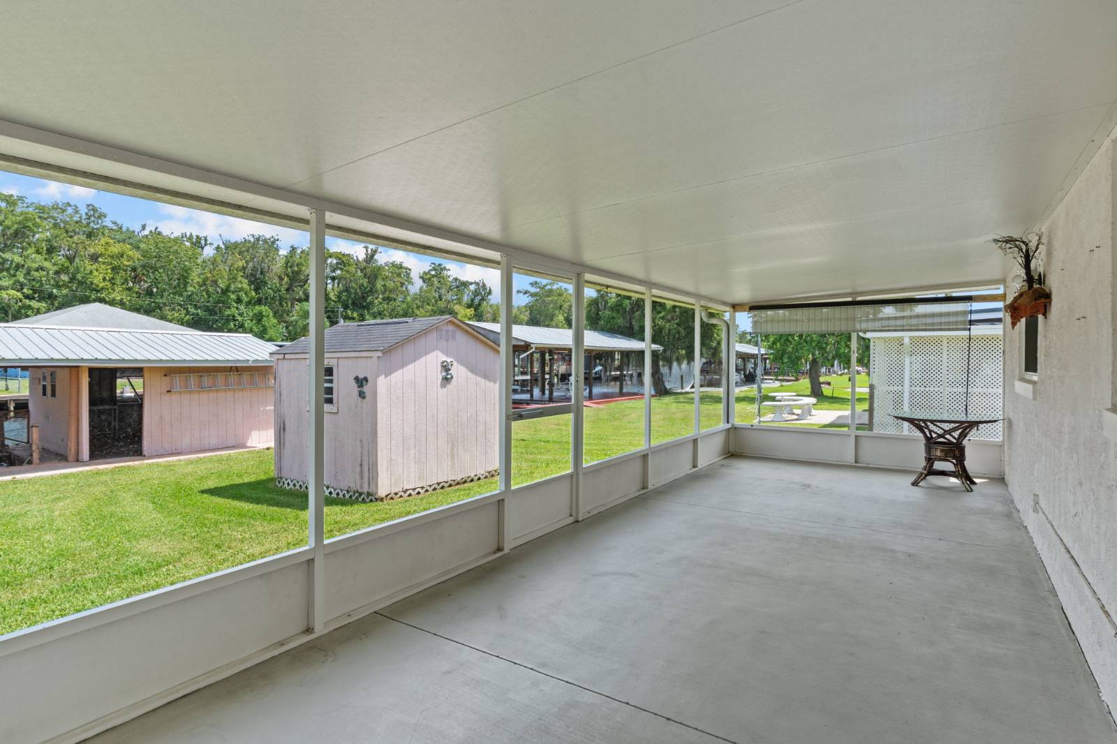 1630 Paradise Lane, Astor, FL 32102
