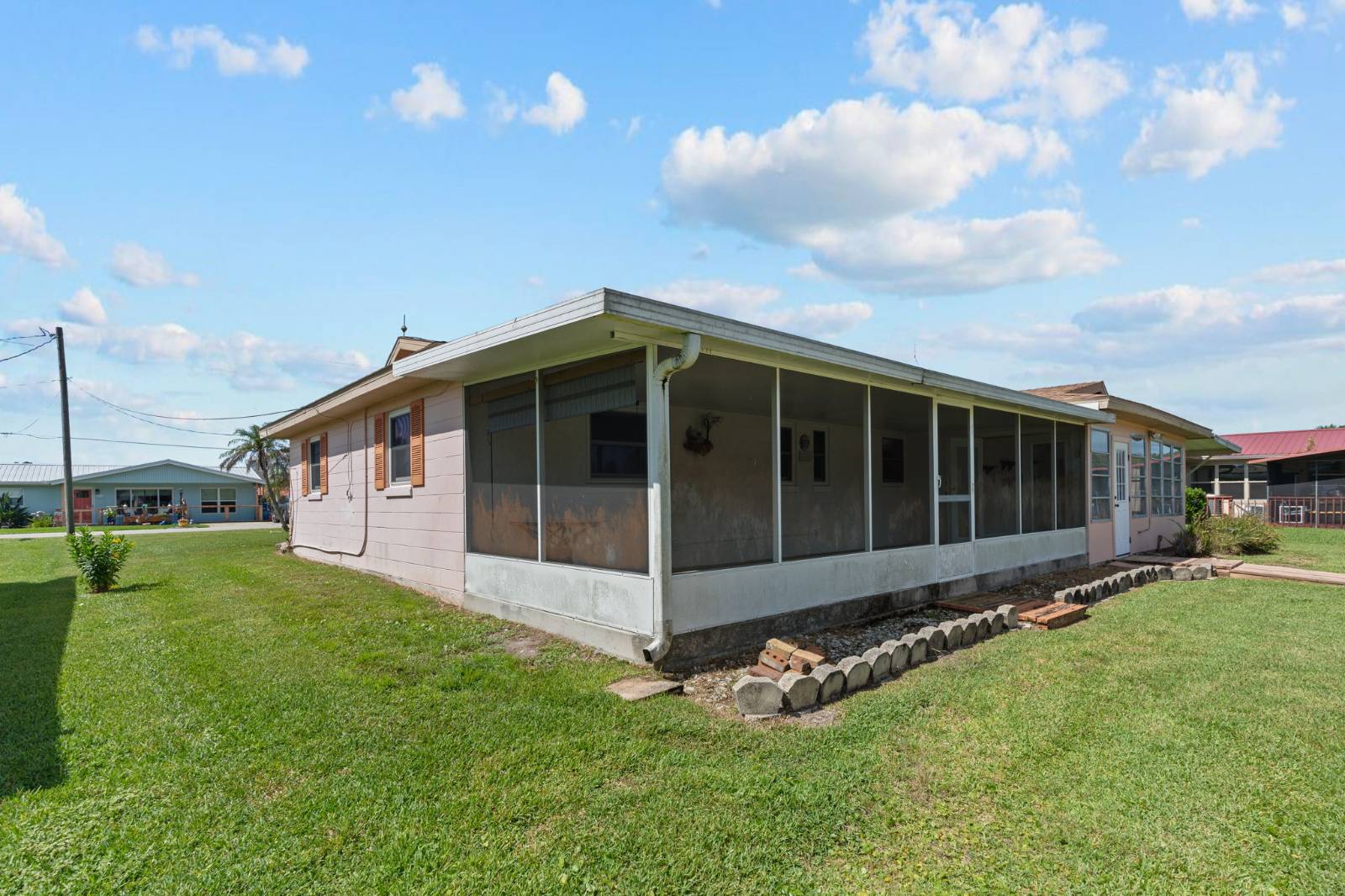1630 Paradise Lane, Astor, FL 32102