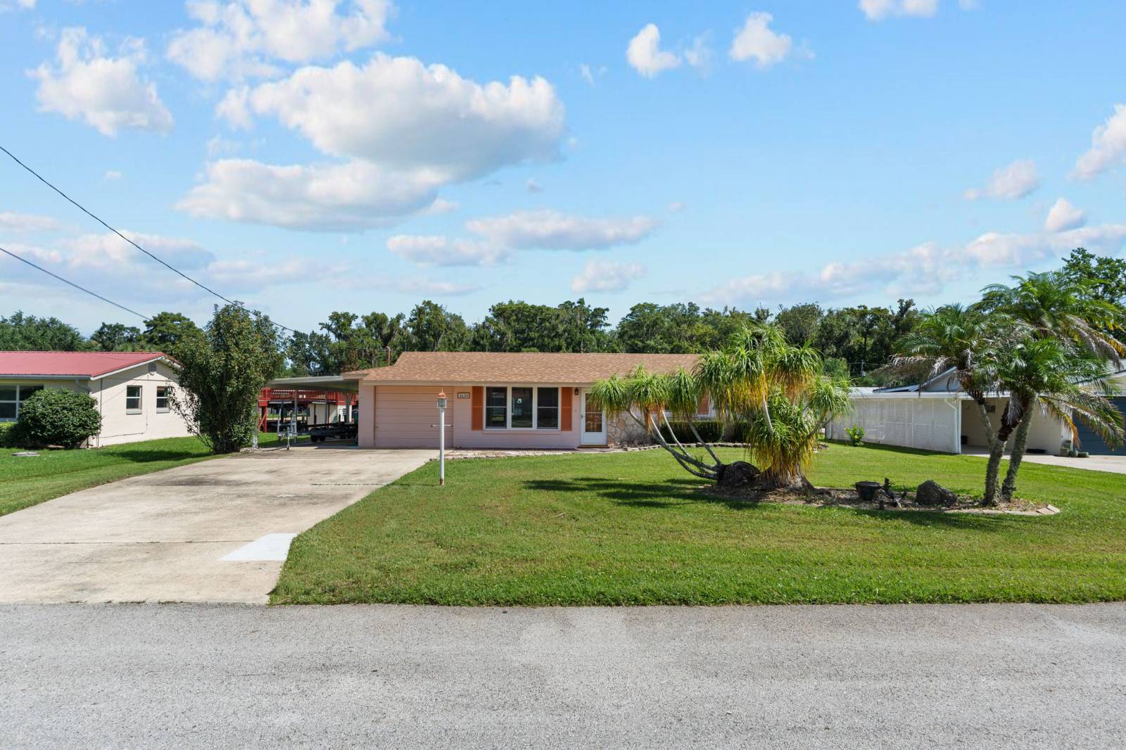1630 Paradise Lane, Astor, FL 32102