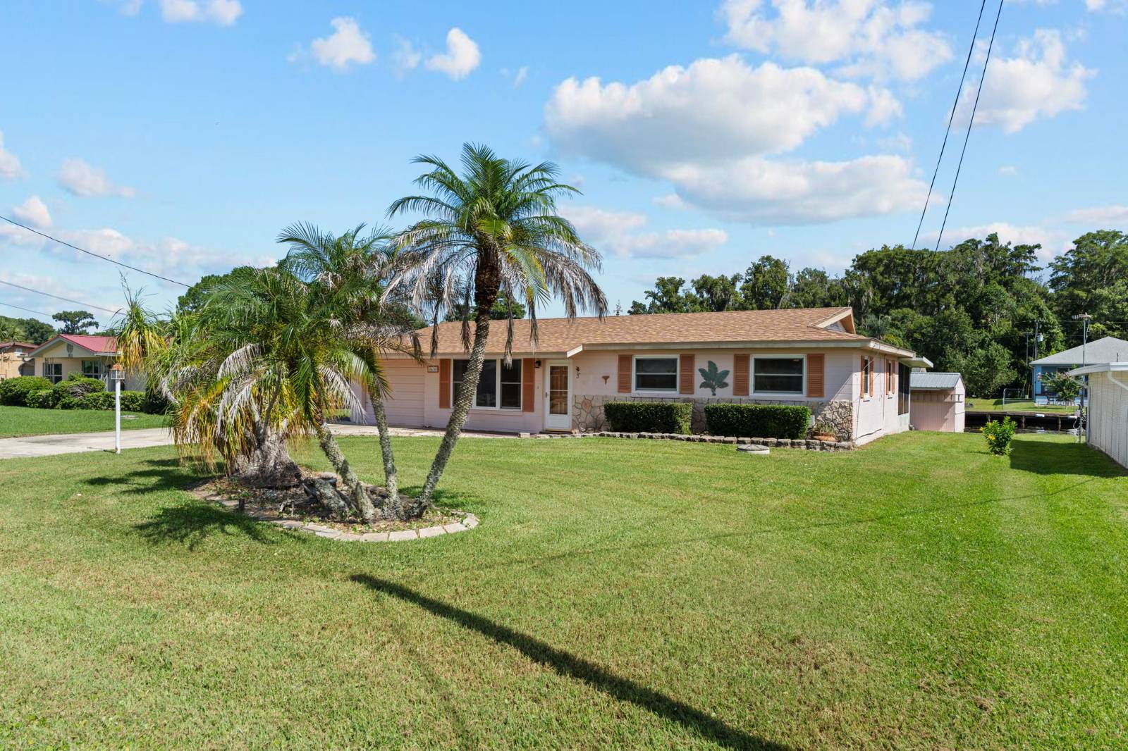 1630 Paradise Lane, Astor, FL 32102