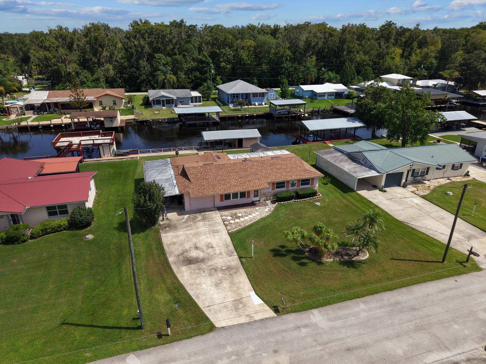 1630 Paradise Lane, Astor, FL 32102