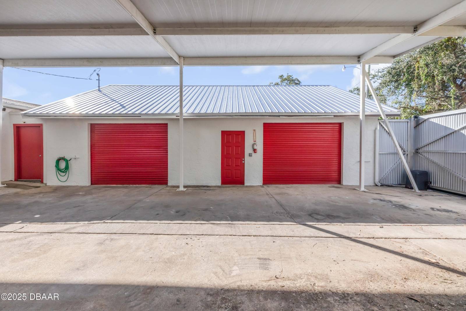 208 MAGNOLIA, New Smyrna Beach, FL 32168