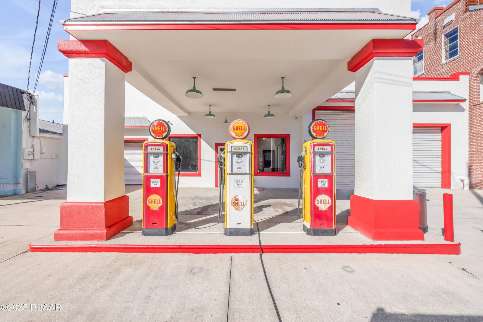 208 MAGNOLIA, New Smyrna Beach, FL 32168