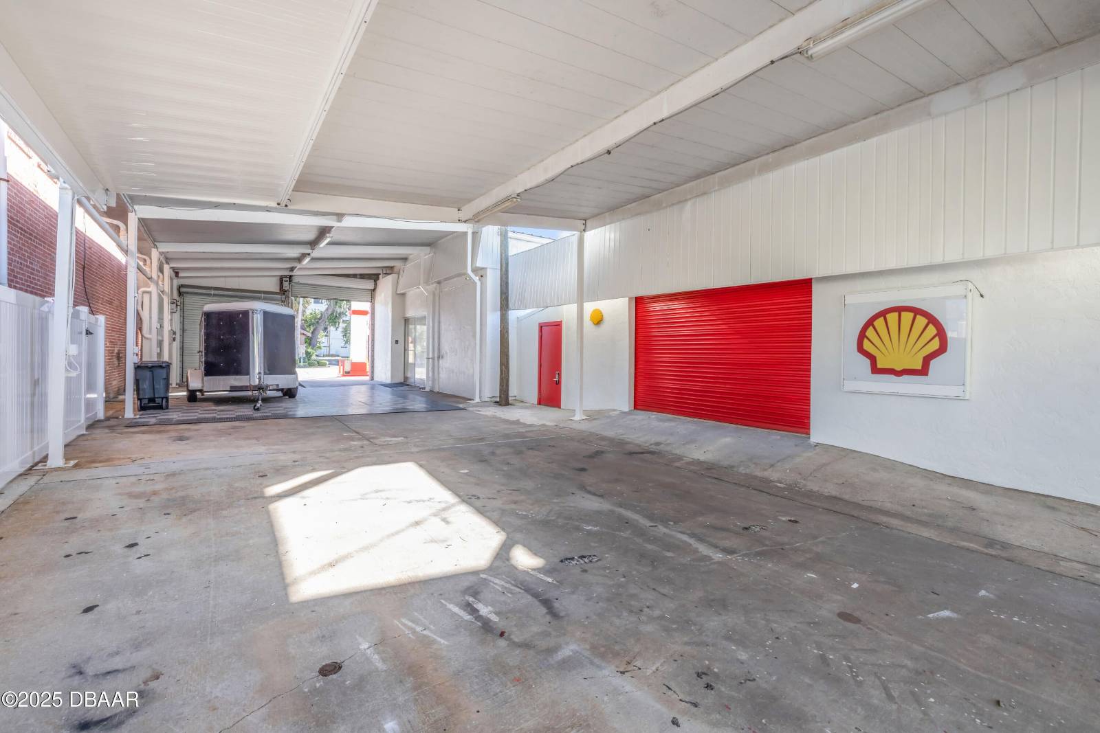 208 MAGNOLIA, New Smyrna Beach, FL 32168