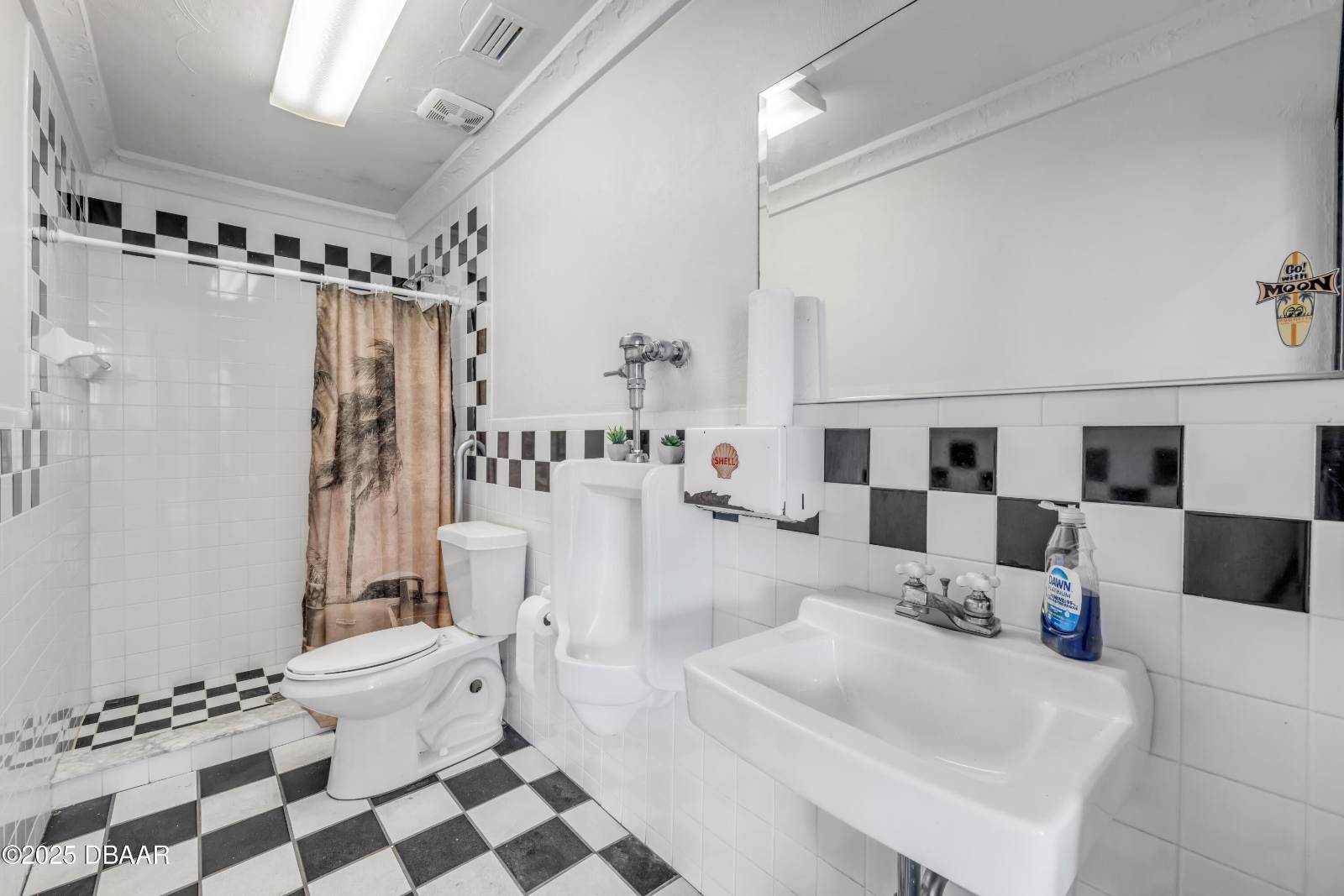 208 MAGNOLIA, New Smyrna Beach, FL 32168
