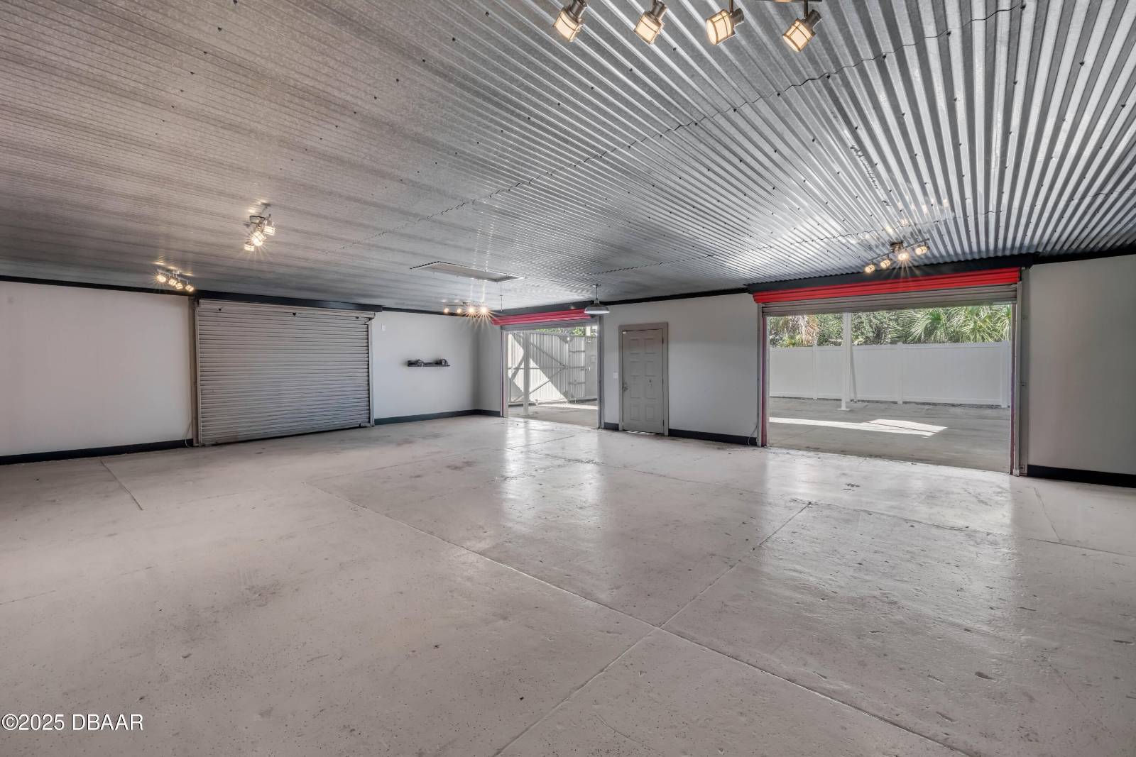 208 MAGNOLIA, New Smyrna Beach, FL 32168