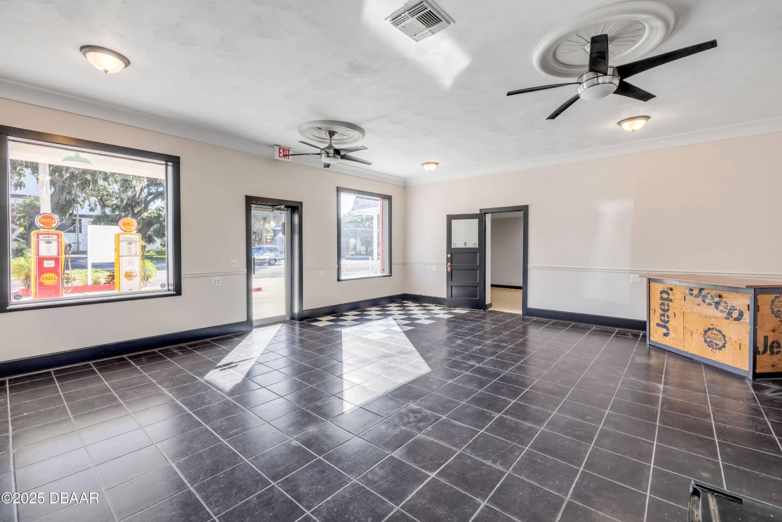208 MAGNOLIA, New Smyrna Beach, FL 32168