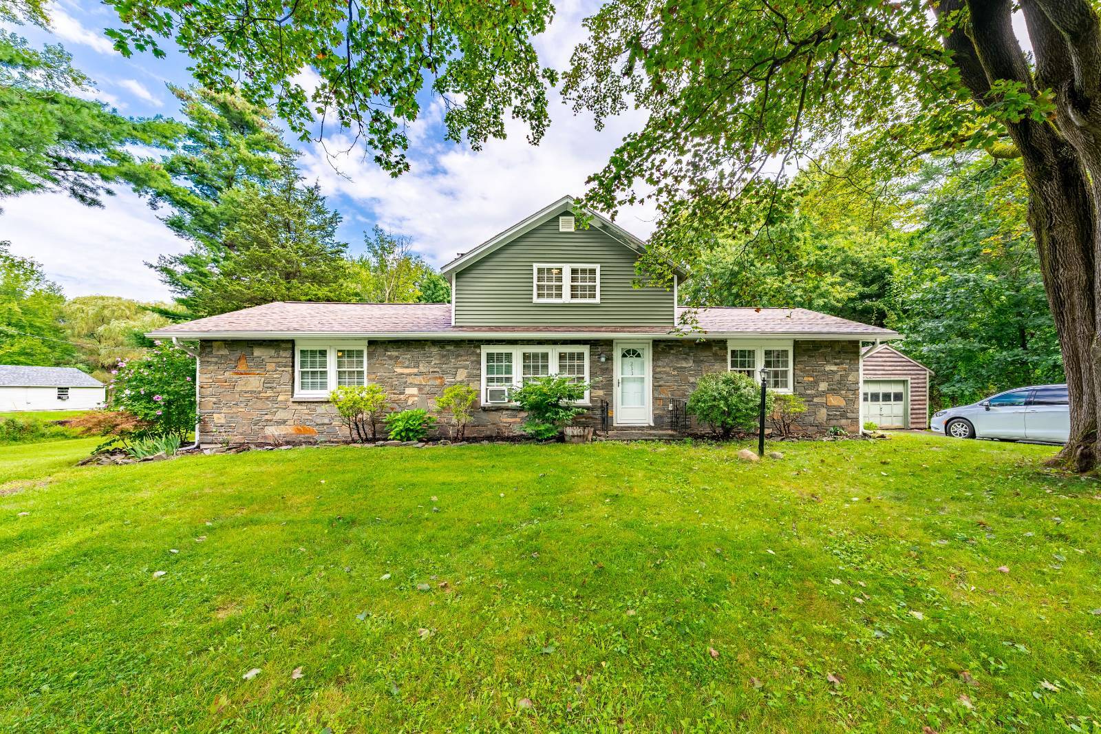 233 Elm Ave East