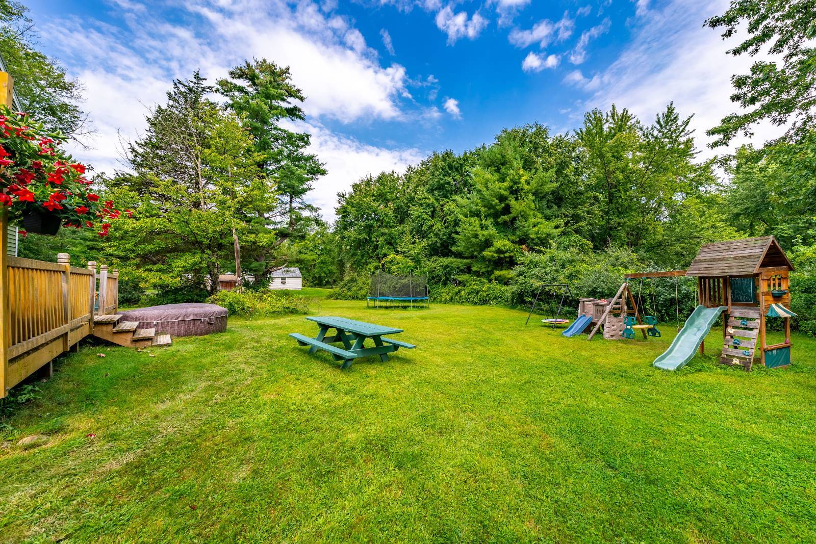 233 Elm Ave East